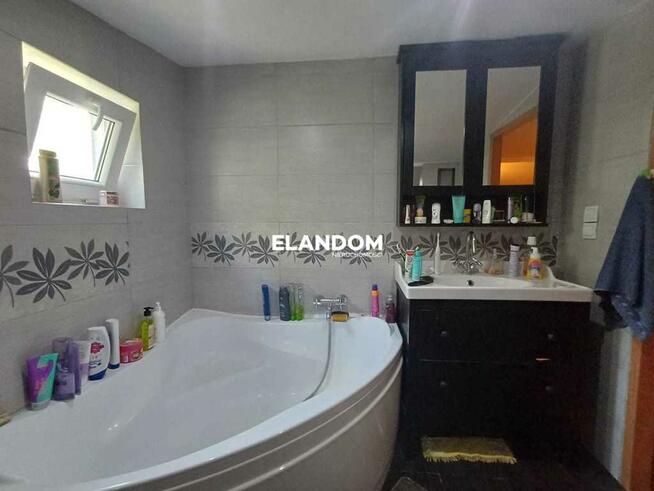 Piętrowy dom Chylice, do remontu