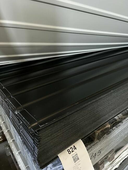 Blacha trapezowa T-7 na podbitkę, ściany - czarna RAL 9005p