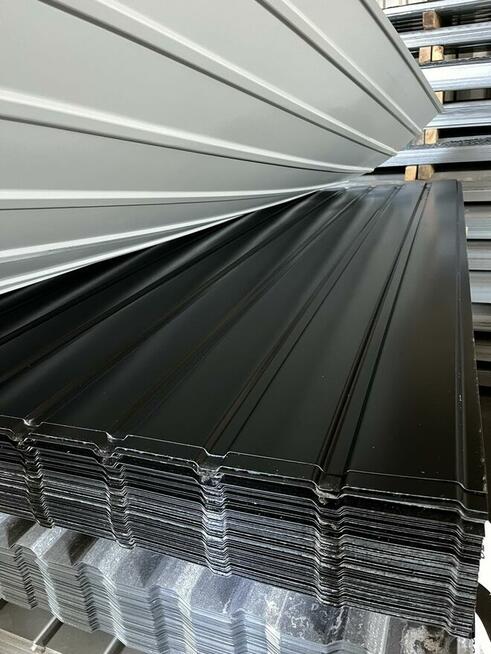 Blacha trapezowa T-7 na podbitkę, ściany - czarna RAL 9005p