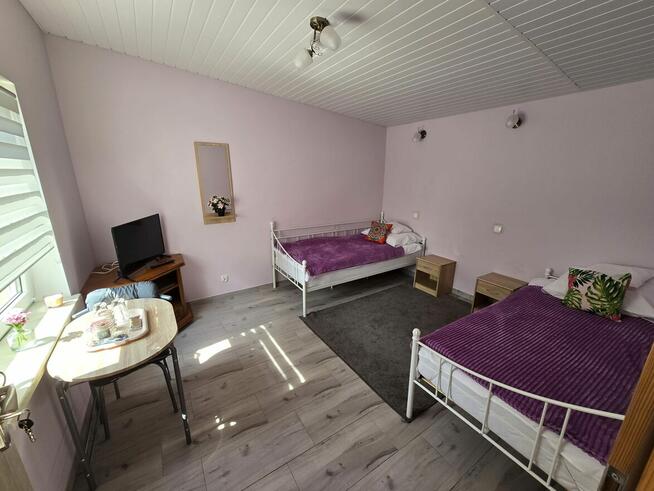 Kawa z widokiem na jezioro? Mazurskie pokoje czekają!