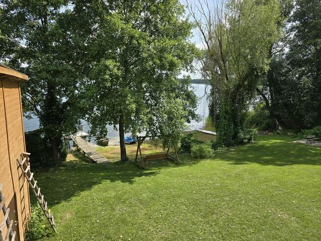 Kawa z widokiem na jezioro? Mazurskie pokoje czekają!