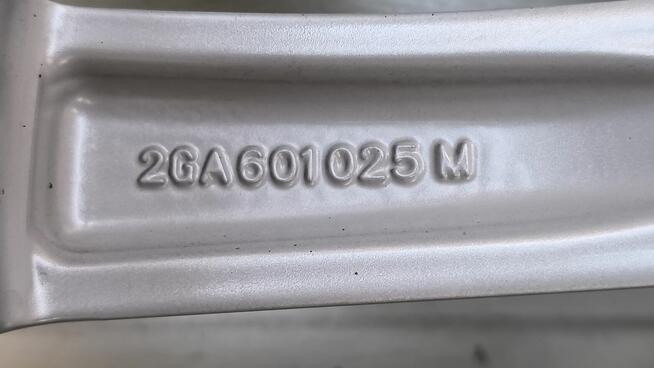 Koła Vw T Roc Touran Audi Skoda 17opony zima 215/55/17 5x11