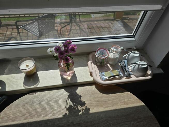 Kawa z widokiem na jezioro? Mazurskie pokoje czekają!