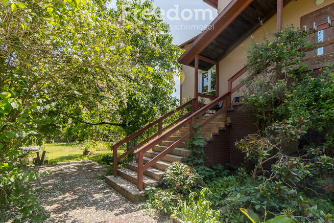 Dom wolnostojący blisko lasu na cichym osiedlu