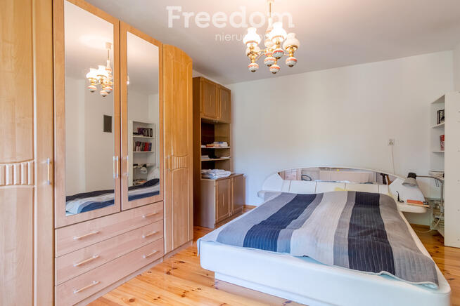 Dom wolnostojący blisko lasu na cichym osiedlu