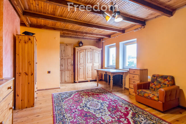 Dom wolnostojący blisko lasu na cichym osiedlu