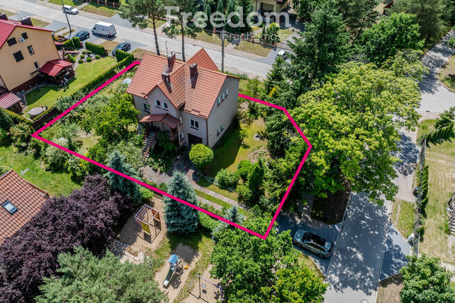 Dom wolnostojący blisko lasu na cichym osiedlu