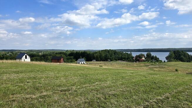 Piękna działka z dojściem do Jeziora Lubie.