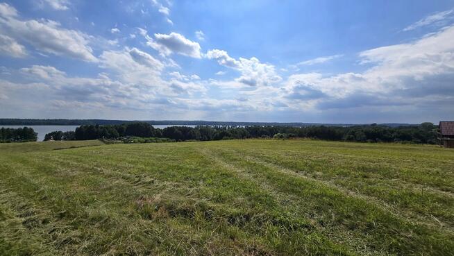 Piękna działka z dojściem do Jeziora Lubie.