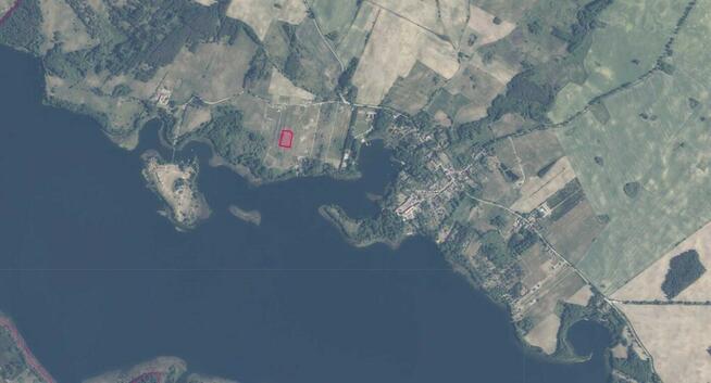 Piękna działka z dojściem do Jeziora Lubie.