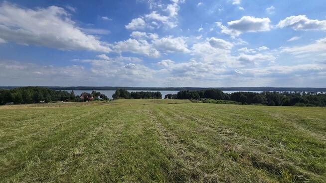 Piękna działka z dojściem do Jeziora Lubie.