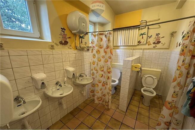 Obiekt Lokal 250 m² z ogrodem i parkingiem