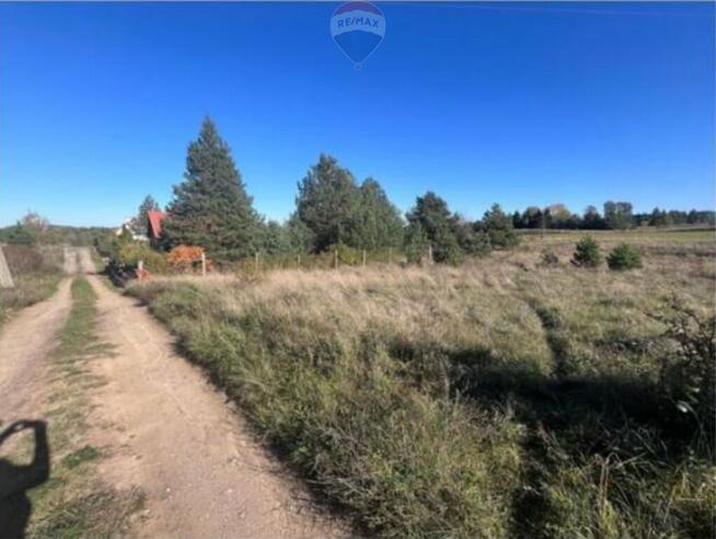 Działka rekreacyjna w niedalekim otoczeniu jeziora