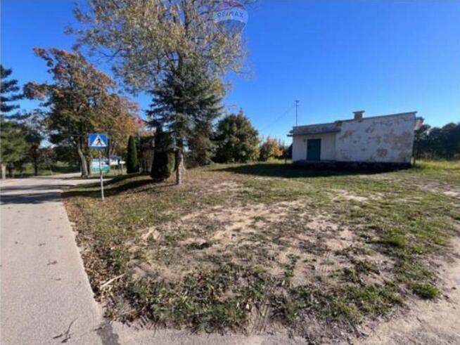 Działka w sercu mazurskiej wsi pomiędzy jeziorami