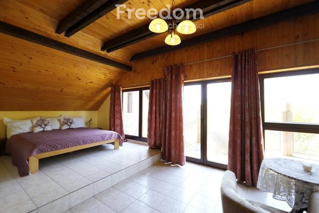 Wyjątkowy pensjonat przy jeziorze.