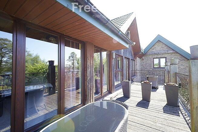 Wyjątkowy pensjonat przy jeziorze.