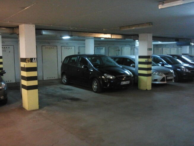 Sprzedam miejsce w garażu podziemnym – Piaseczno, ul. Warsza