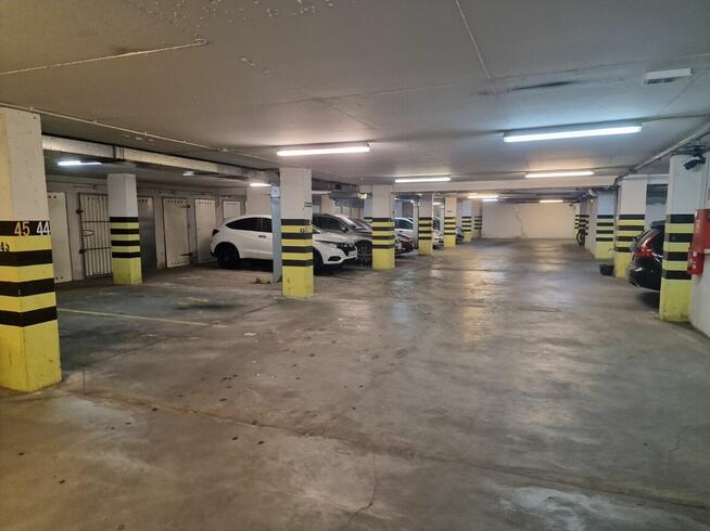 Sprzedam miejsce w garażu podziemnym – Piaseczno, ul. Warsza