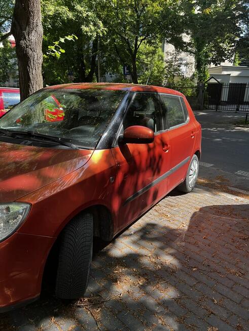Syndyk sprzeda samochód marki Skoda Fabia