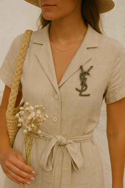 Broszka YSL Yves Saint Laurent złota 5cm