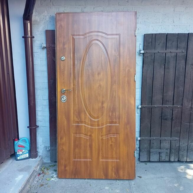 Drzwi Stalwe 90 prawe, kopletne, 2 Zamki, Drzwi z demontażu