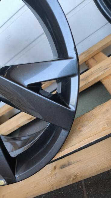 Felgi aluminiowe Skoda Octavia Yeti Vw Seat 17 5x112 Et 46