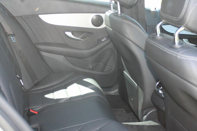 Mercedes-Benz Klasa C 300 9G-TRONIC AMG Line