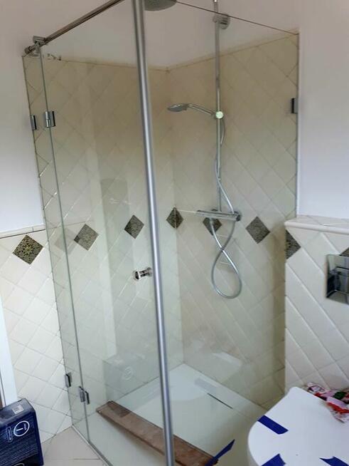 Kabiny prysznicowe pod wymiar - odśwież łazienkę na lato!