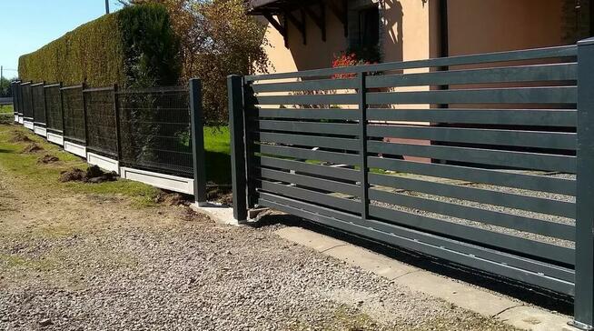 Profesjonalny montaż napędów, wideodomofonów i multi skrytek