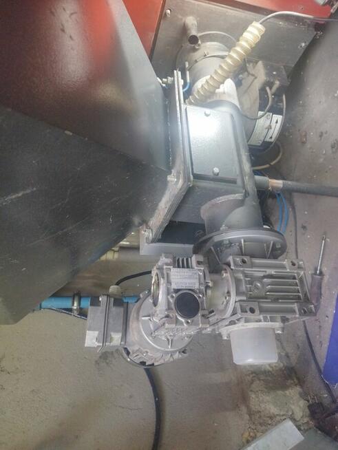 Sprzedam piec c.o. z podajnikiem.