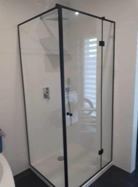 Kabiny prysznicowe pod wymiar - odśwież łazienkę na lato!