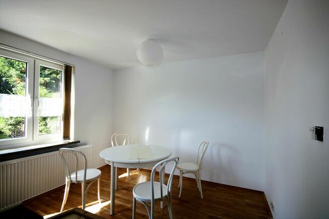 Dom na wsi naad jeziorem