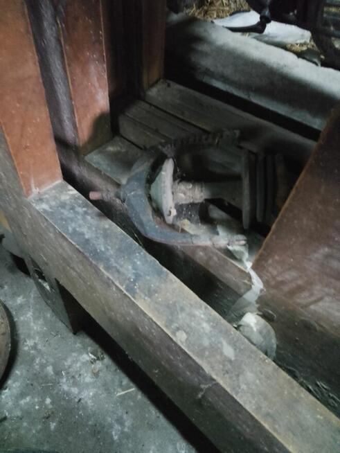 Stare krosna oraz wyroby zamieszczone na zdjęciach