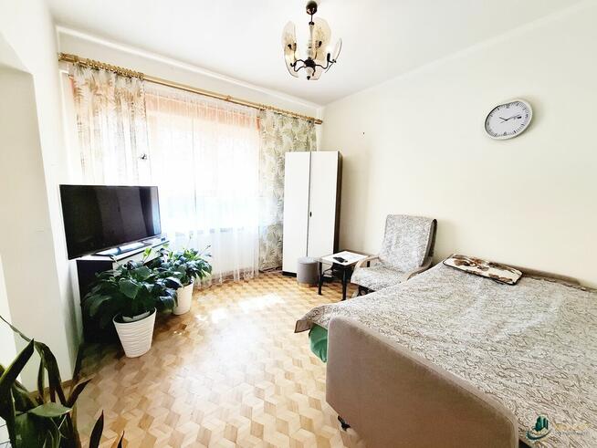 DUŻY DOM WOLNOSTOJĄCY Z BUDYNKIEM GOSPODARCZYM