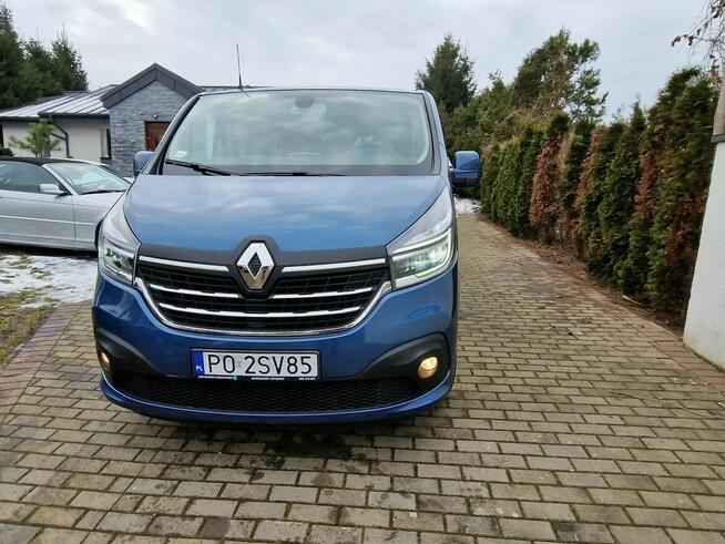 Renault trafić automat 9 osobowy