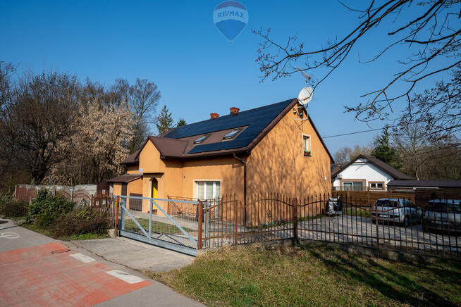 Dom z 6 mieszkaniami- Okazja inwestycyjna