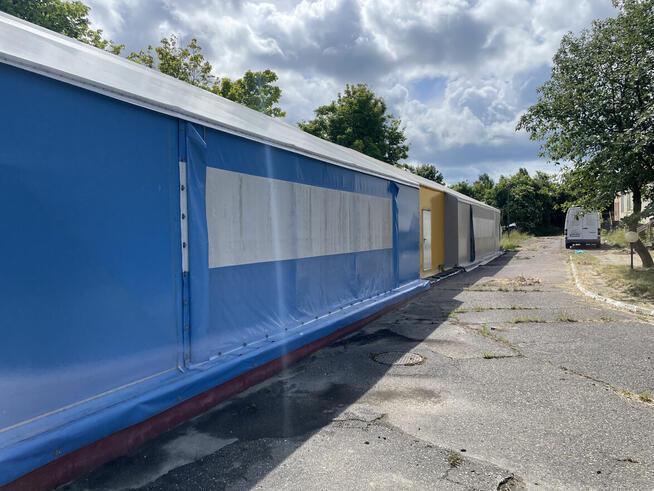 Syndyk sprzeda halę namiotową o wym. ok. 9 x 32,8m