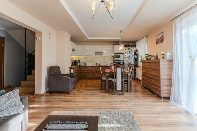 Komfortowy dom z ogrodem 8 ar i garażem