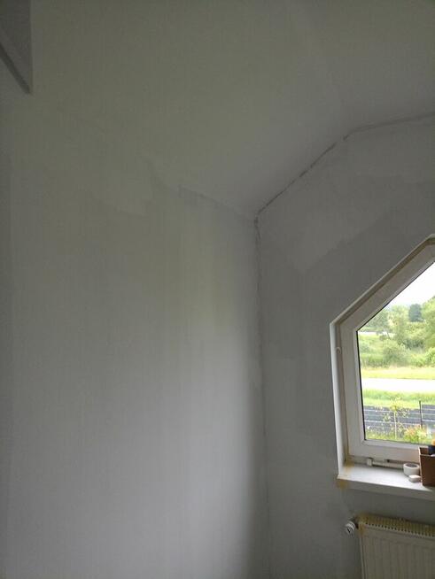 Malowanie ścian wewnątrz budynku