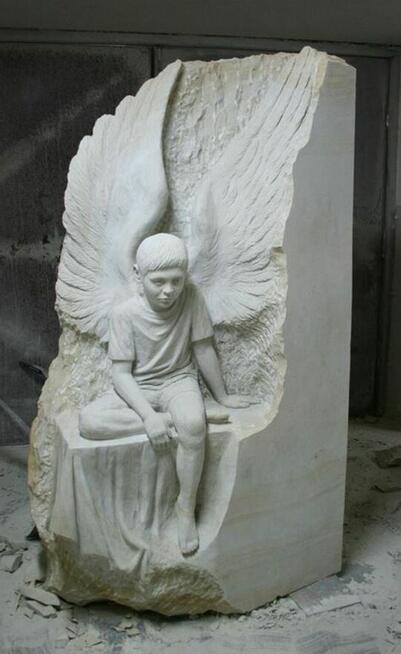 Pracownia rzeźbiarska - Rzeźba nagrobna z granitu / kamienia