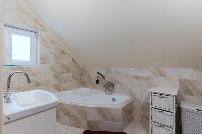 Komfortowy dom z ogrodem 8 ar i garażem