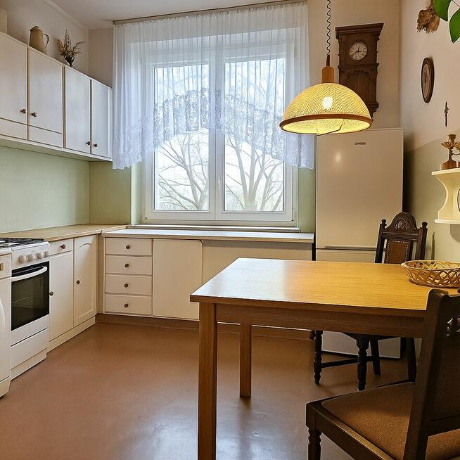 3 pokoje, osobna kuchnia, balkon, pl.Legionów