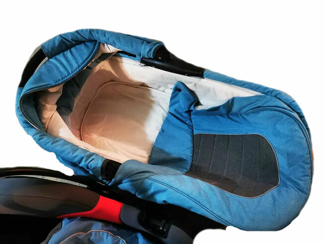 Wózek dziecięcy gondola, spacerówka i fotelik samochodowy 3