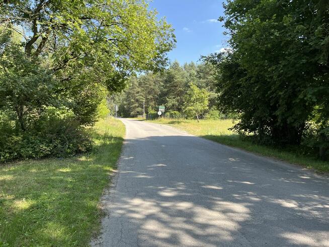 Teren z halami po kurnikach