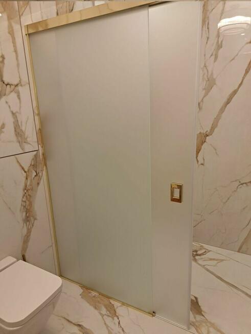 Kabiny prysznicowe pod wymiar - odśwież łazienkę na lato!