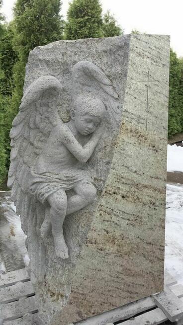 Pracownia rzeźbiarska - Rzeźba nagrobna z granitu / kamienia