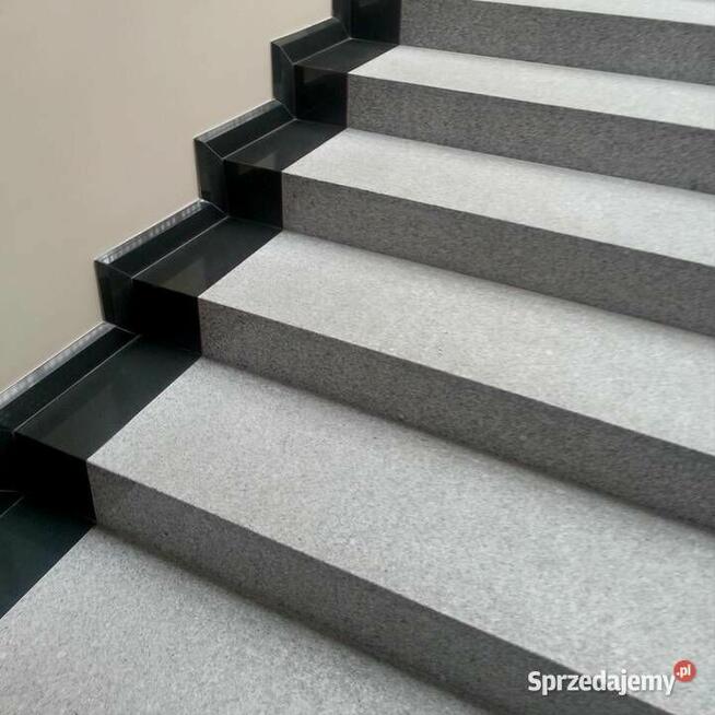 Stopień granitowy G603 NBiancoCris. płomieniowany 150x33x2cm