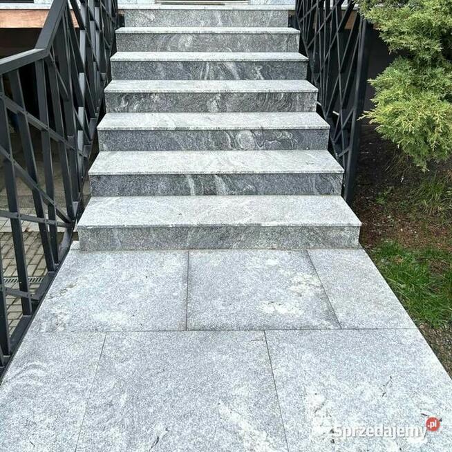 Stopień granitowy Royal Juparana płomieniowany 150x33x3 cm