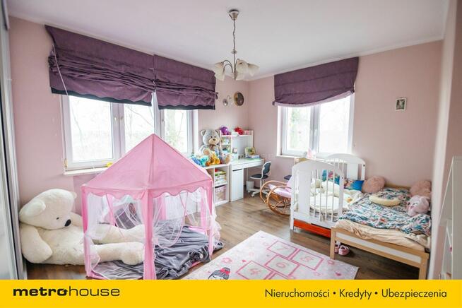 Dom z dużą działką.