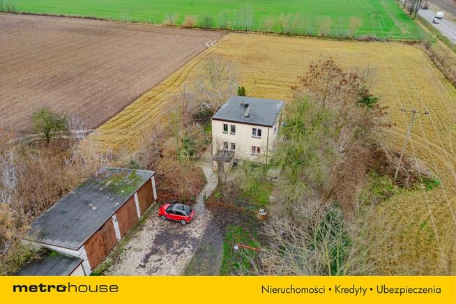 Dom z dużą działką.